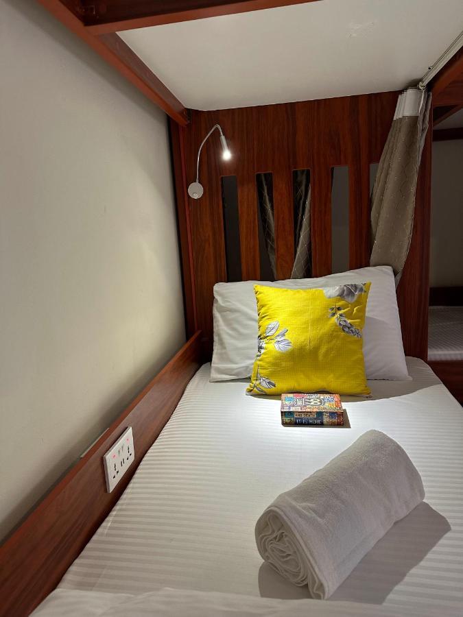 Business Backpackers Jbr Dubai Exterior foto